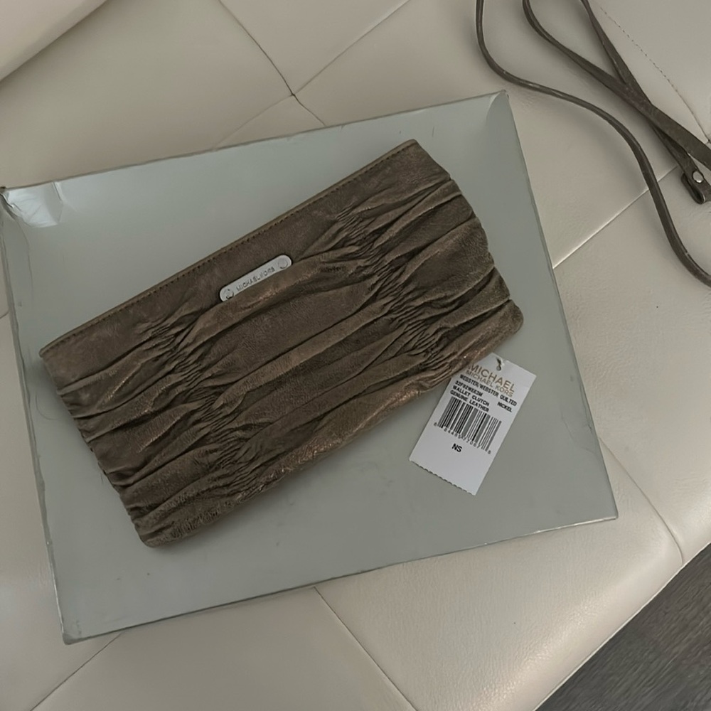 PURSE NEW LEATHER